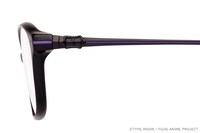 マシュ・キリエライトモデルのメガネ。装備する盾をイメージしたクロスがつるにあしらわれている。