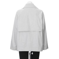 中島敦モデルのショートトレンチコート。