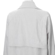 中島敦モデルのショートトレンチコート。