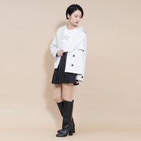 中島敦モデルのショートトレンチコート。