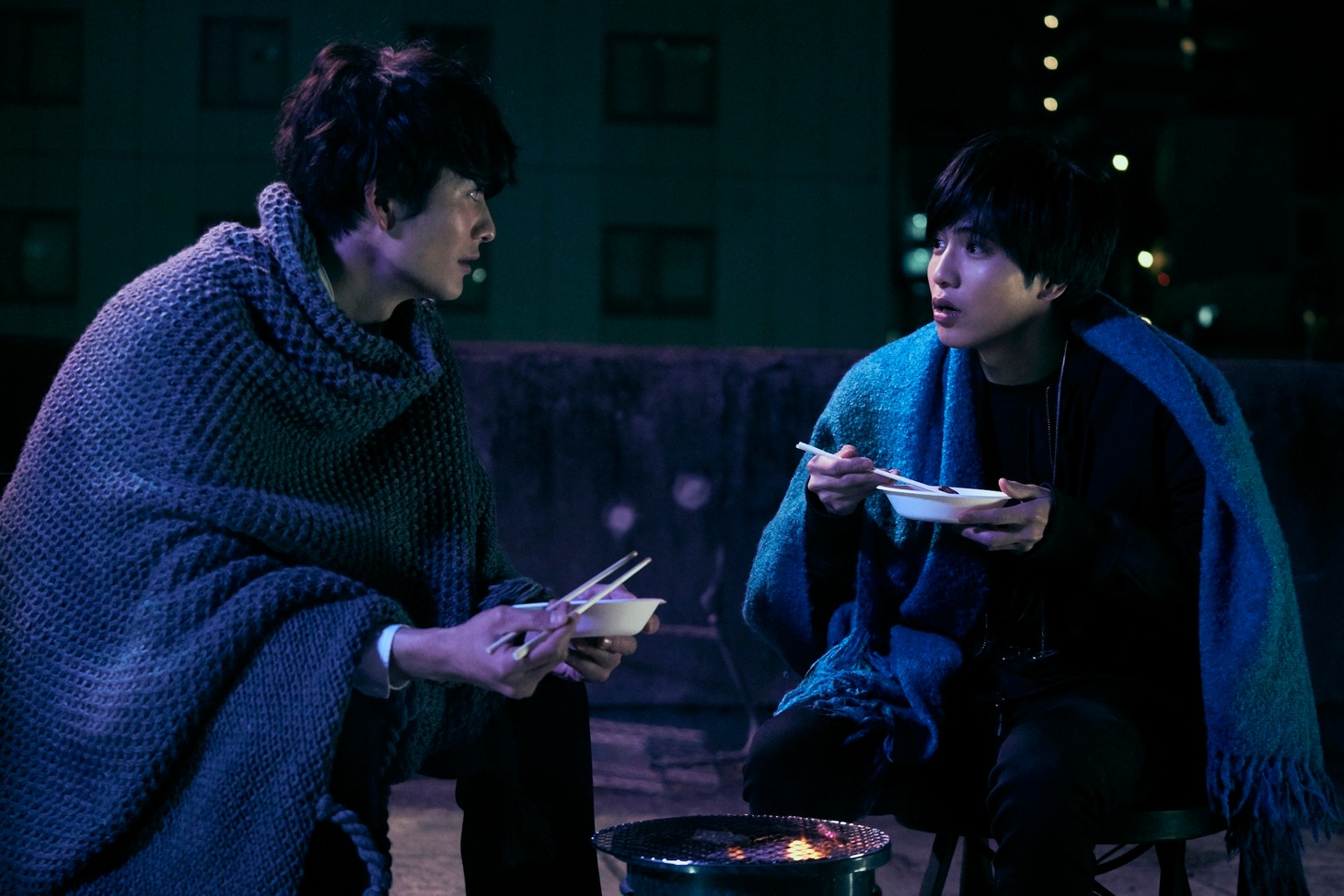 映画「さんかく窓の外側は夜」場面写真