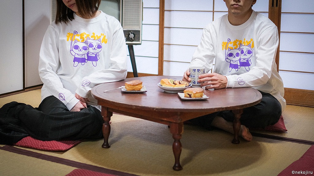 「ねこぢるロンT」着用イメージ。