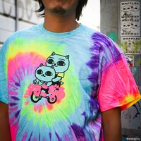 「ねこぢるタイダイ」着用イメージ。