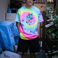 「ねこぢるタイダイ」着用イメージ。