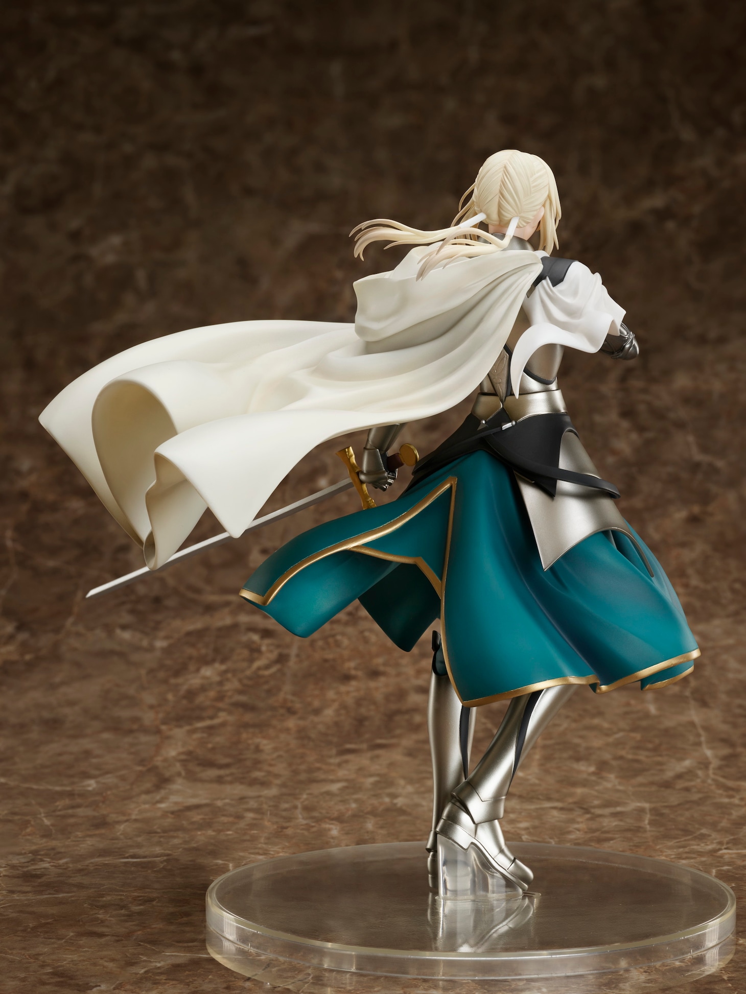 「ベディヴィエール 1/8スケールフィギュア」