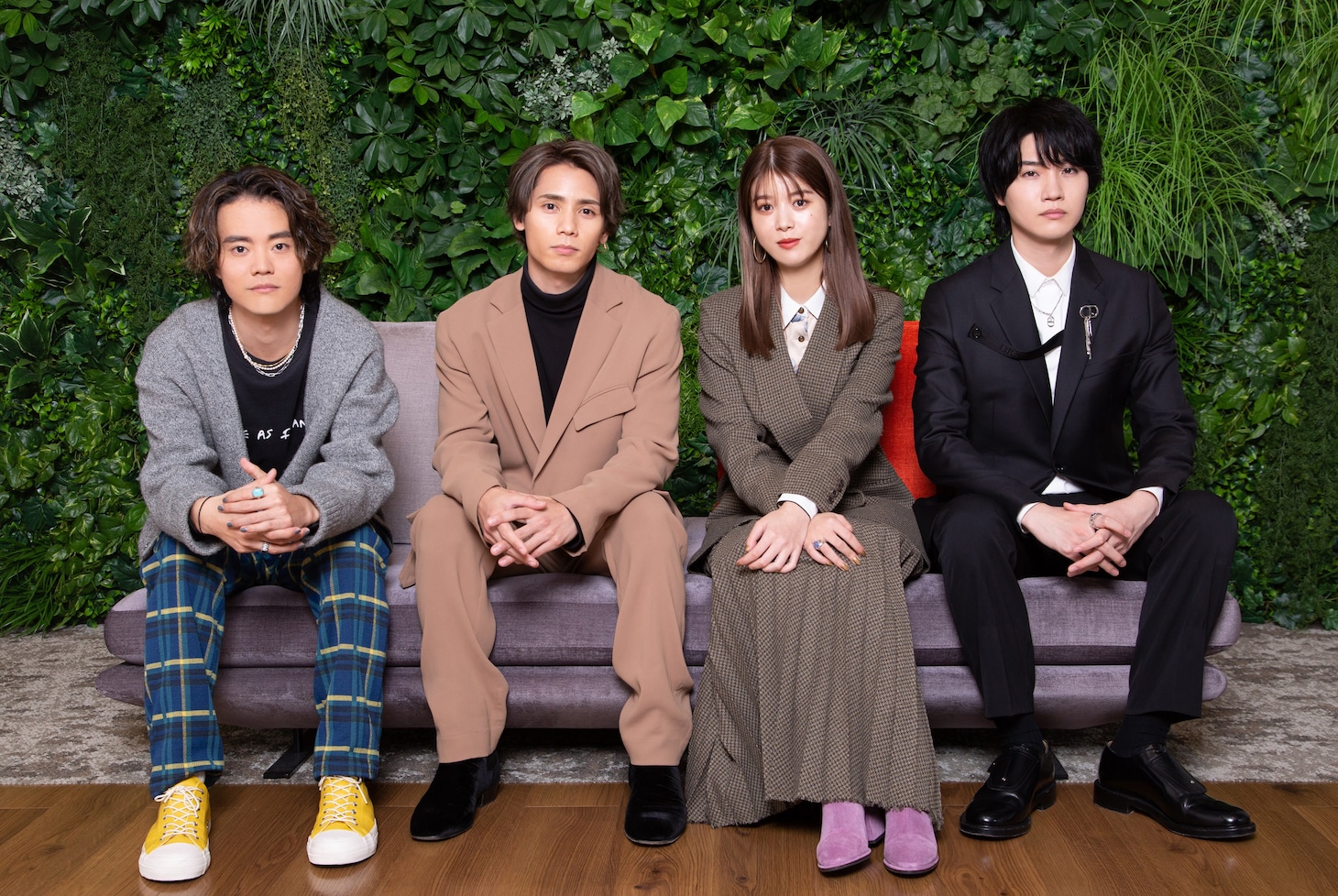 左からHIROSHI、神谷健太、馬場ふみか、桜田通。