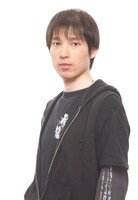 オーストリア役の笹沼晃。