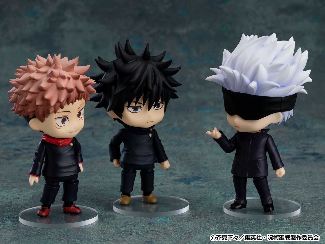 「ねんどろいど 五条悟」と、別売りの「ねんどろいど 虎杖悠仁」「ねんどろいど 伏黒恵」。