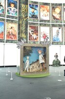 「連載完結記念 約束のネバーランド展」の様子。