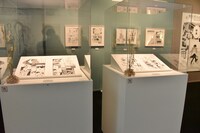 「連載完結記念 約束のネバーランド展」の様子。