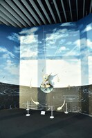 「連載完結記念 約束のネバーランド展」の様子。