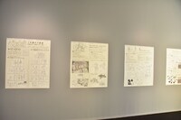 「連載完結記念 約束のネバーランド展」の様子。