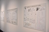 「連載完結記念 約束のネバーランド展」の様子。