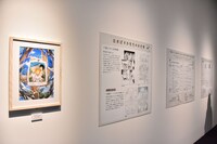 「連載完結記念 約束のネバーランド展」の様子。