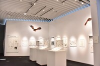 「連載完結記念 約束のネバーランド展」の様子。