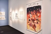 「連載完結記念 約束のネバーランド展」の様子。
