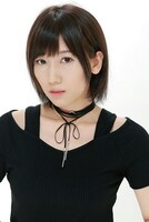 吉良葵役の長島光那。