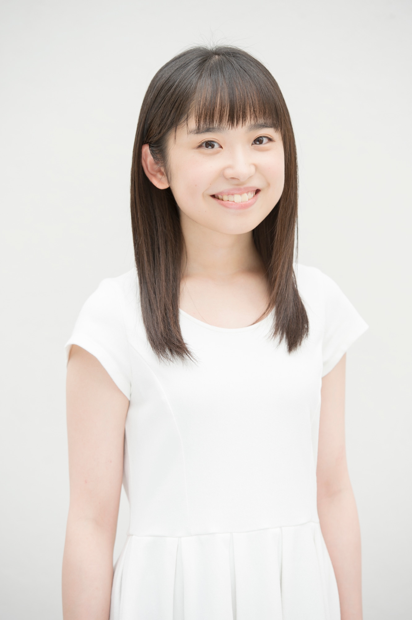 樋口真琴役の鈴木桃子。