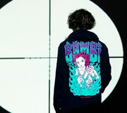 カネコアツシ「BAMBi」発泡プリントパーカー