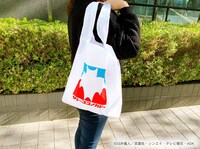 「サトーココノカドーレジ袋風エコバッグ」の使用イメージ。