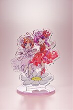 CLAMPの描き下ろしイラストを使用したアクリルスタンド。(c)CLAMP・ST／講談社