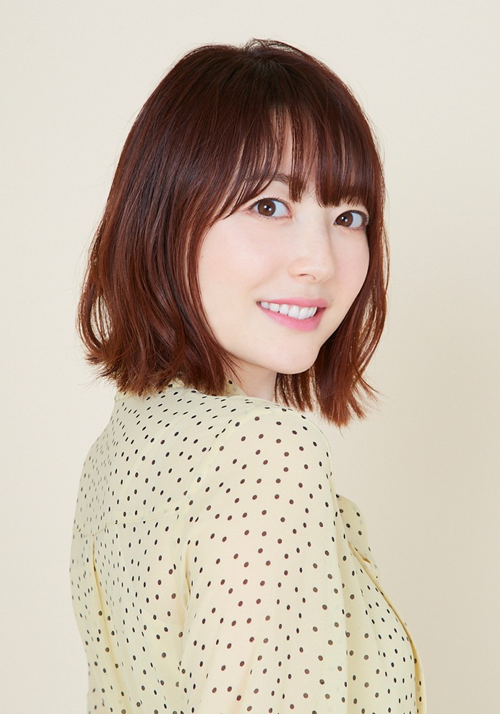 中野一花役の花澤香菜。