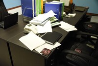 「文豪ストレイドッグス大博覧会」より、武装探偵社の事務所を再現した展示。