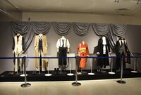 「文豪ストレイドッグス大博覧会」より、舞台「文豪ストレイドッグス」シリーズの衣装。