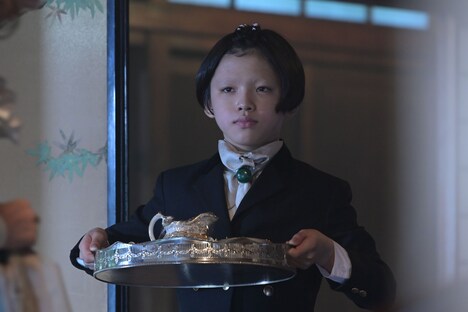 柴崎楓雅扮する一究。