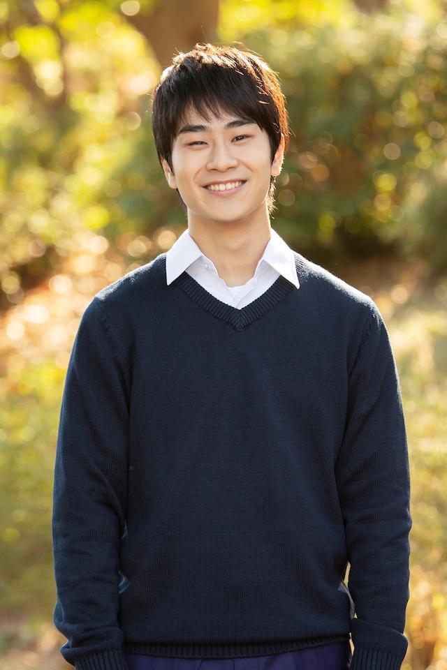 小松豊役の前田旺志郎。