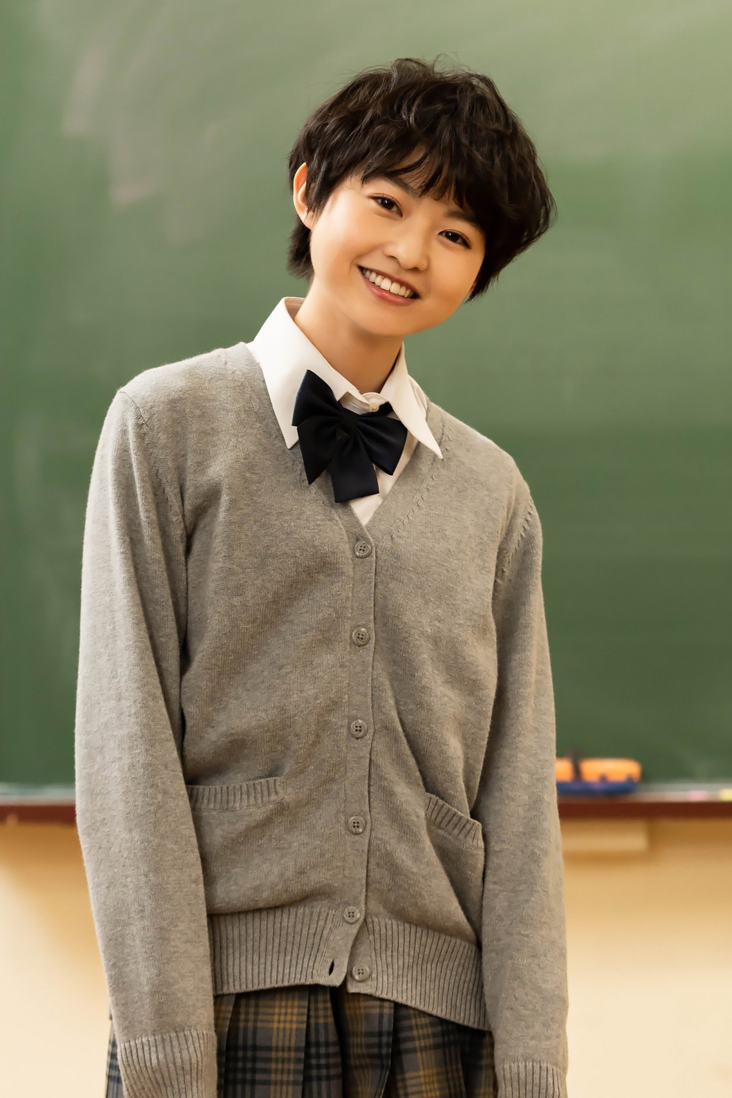 伊藤万理華扮する篤子。
