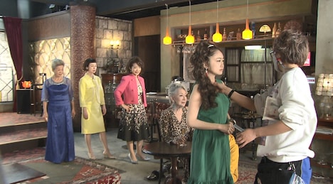 「その女、ジルバ」ポスタービジュアルの撮影風景。