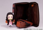 「鬼滅の刃 ねんどろいど おでかけポーチねお」の使用イメージ。