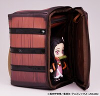 「鬼滅の刃 ねんどろいど おでかけポーチねお」の使用イメージ。