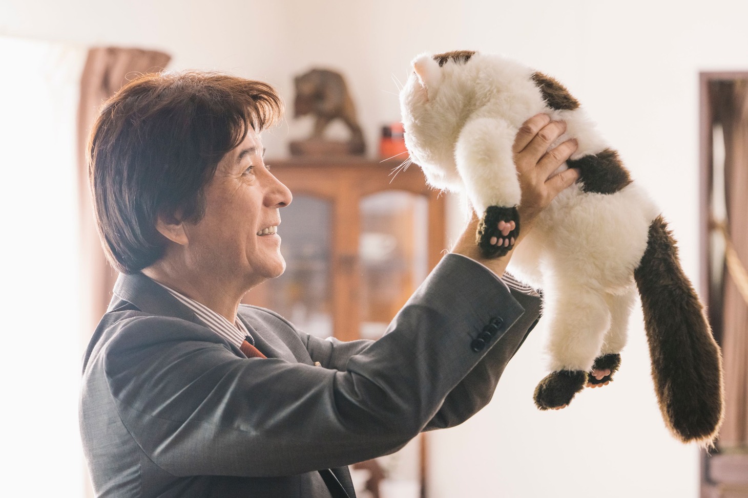 ドラマ「おじさまと猫」第1話場面写真