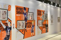 「連載完結記念 ハイキュー!!展」東京会場の様子。