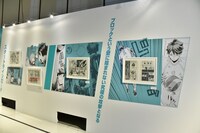 「連載完結記念 ハイキュー!!展」東京会場の様子。