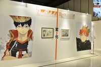 「連載完結記念 ハイキュー!!展」東京会場の様子。