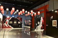 「連載完結記念 ハイキュー!!展」東京会場の様子。