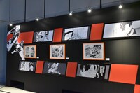 「連載完結記念 ハイキュー!!展」東京会場の様子。