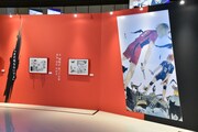 「連載完結記念 ハイキュー!!展」東京会場の様子。