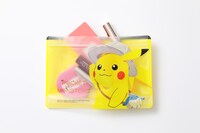 ピカチュウのマルチケースの使用イメージ。