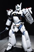 「機動警察パトレイバー」に登場するイングラムの巨大フィギュア。