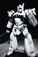 「機動警察パトレイバー」に登場するイングラムの巨大フィギュア。