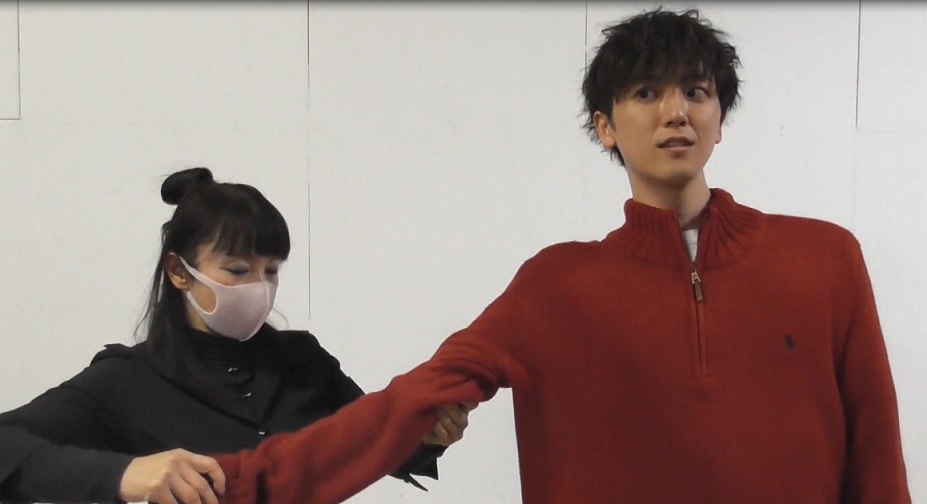 草地稜之（円神-エンジン-）によるエクササイズ動画より。