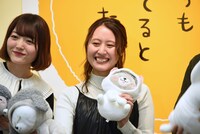 左から花澤香菜、金澤まい。