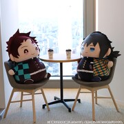 「鬼滅の刃」高さ約65cm、まんまるもっちりな炭治郎＆義勇の巨大ぬいぐるみ