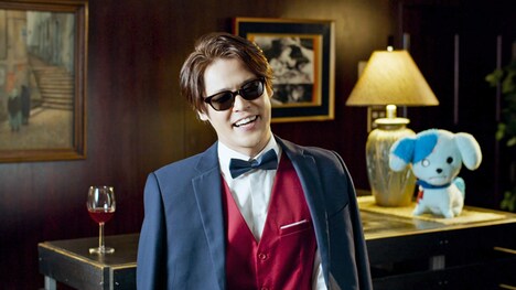 プロデューサー・巽幸太郎役の宮野真守。