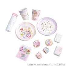 「劇場版『美少女戦士セーラームーンEternal』」と3COINSのコラボグッズ。