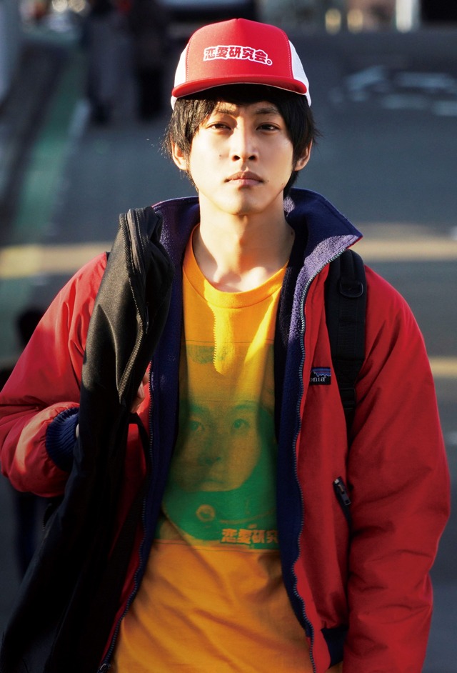 松坂桃李演じる劔。